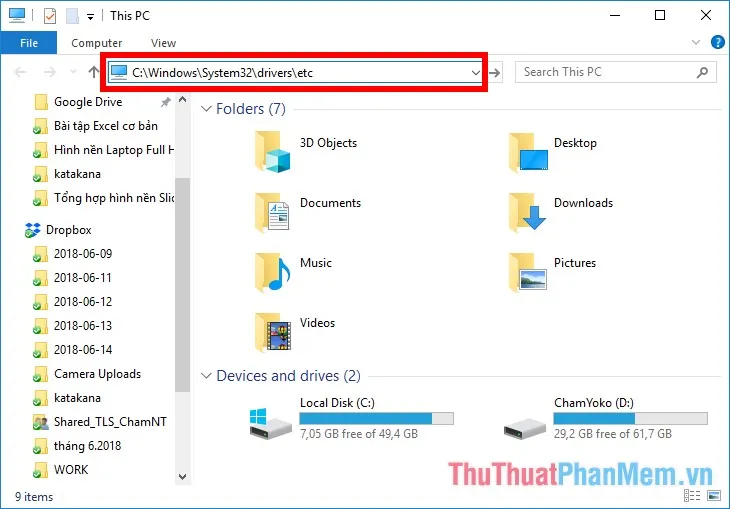 Mở File Explorer, sau đó tìm đến thư mục etc chứa file hosts
