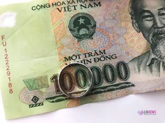 đo size nhẫn bằng tiền