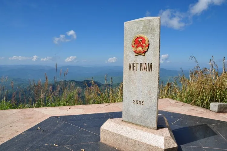 Điểm rất Tây của Việt Nam