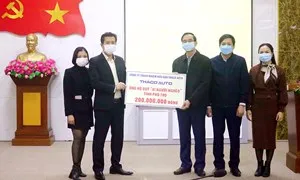 Phú Thọ: Tiếp nhận 300 triệu đồng ủng hộ Tết Vì người nghèo