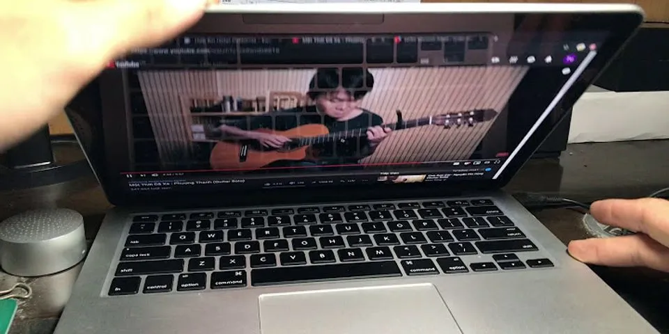 Cách nghe nhạc khi tắt màn hình MacBook